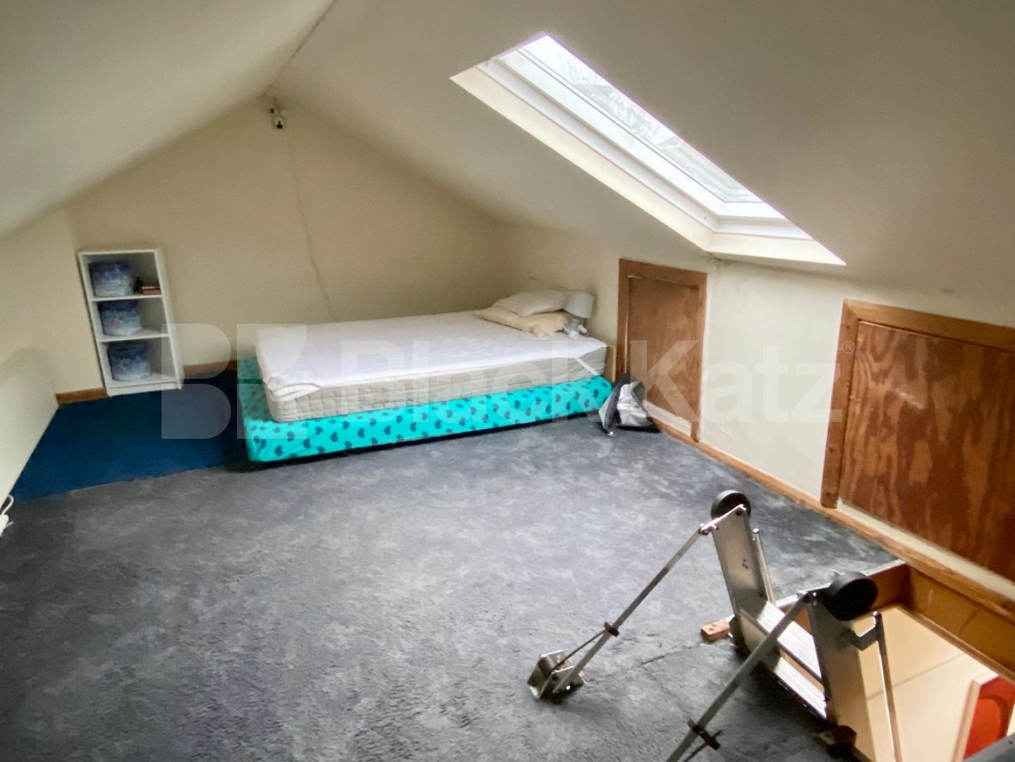 			LET  , 2 Bedroom, 1 bath, 1 reception Apartment			 Edgeley Road , Clapham 